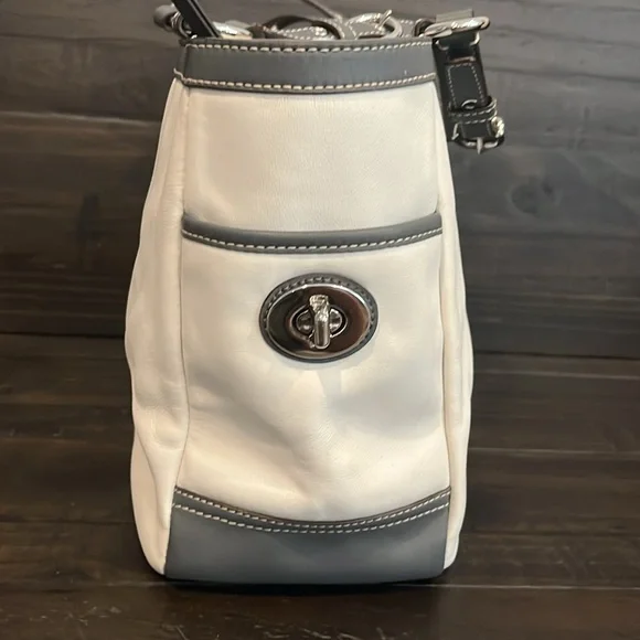 Coach East West Pleated Leather Gallery Satchel - F13759 - Picture 4 of 10